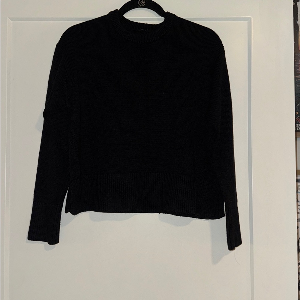 Lululemon black knit crew sweater